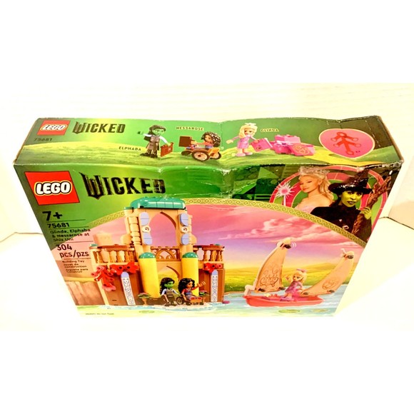 LEGO Wicked: Glinda, Elphaba & Nessarose at Shiz University (75681) - SEE PHOTOS - Picture 6 of 7
